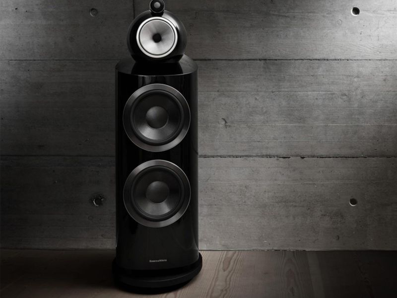 Modern warm colored bar